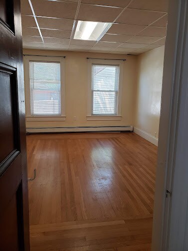 Sunny Living Room - 48 Grove St