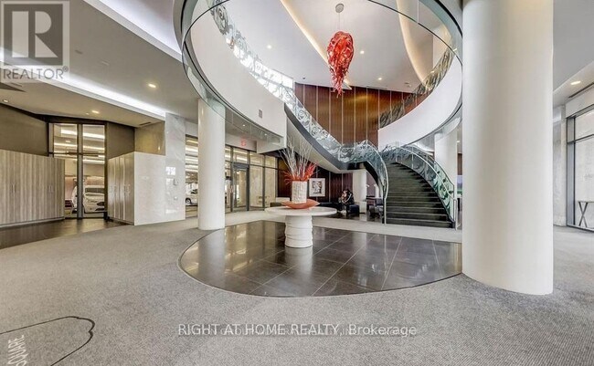 Building Photo - 5168 Yonge St