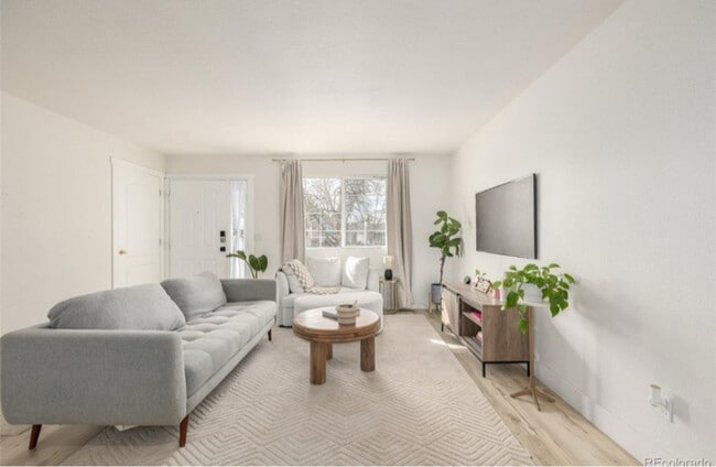 Foto del edificio - 16397 E Wyoming Dr