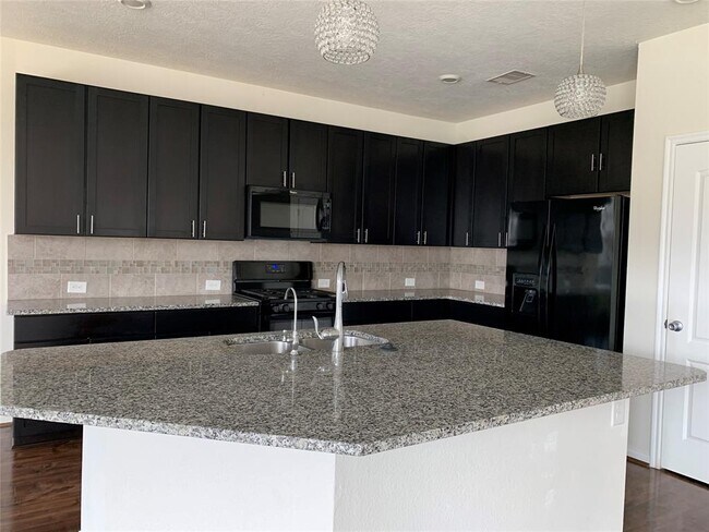 Foto del edificio - 15815 Copper Oak Ln