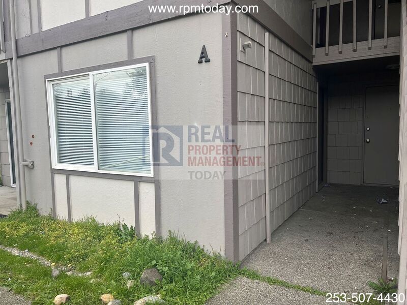 Primary Photo - 4024 S Lawrence St
