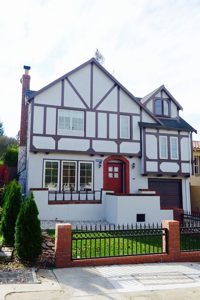 Foto del edificio - 3567 Redwood Rd