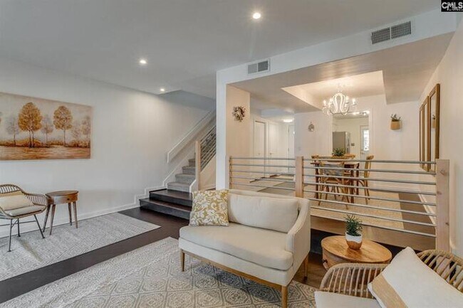 Foto del edificio - 8 Royalgate Dr