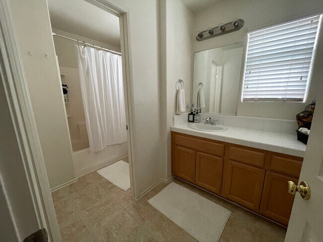 Foto del edificio - 265 Quail Cir