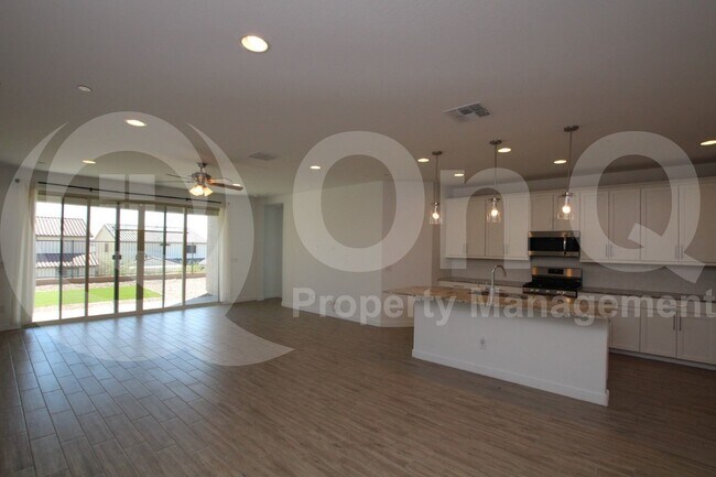 Foto del edificio - 32011 N 125th Ave