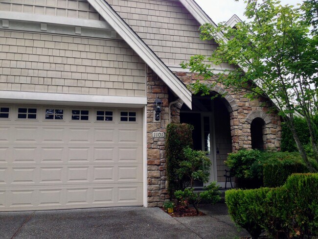 Front - 1101 270th Pl SE