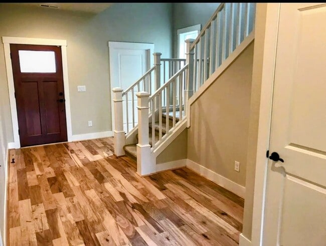 Lower floor - 552 NE 77th Ave
