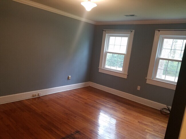 Main bedroom - 127 Wedgewood Dr