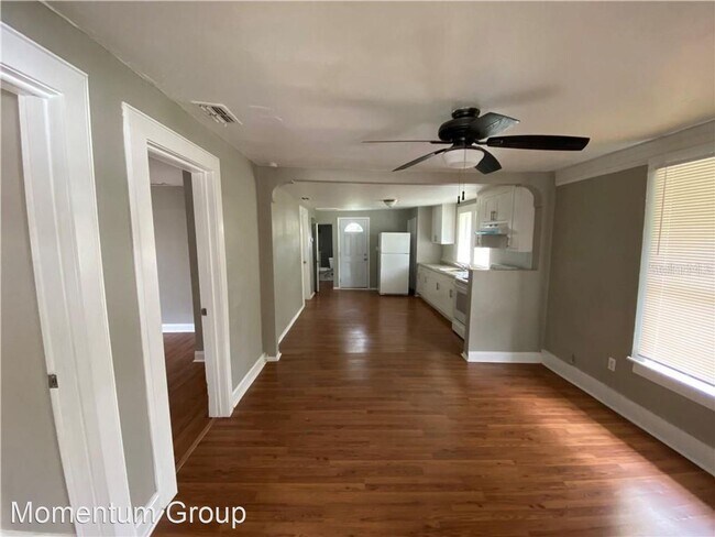 Foto del edificio - 3 br, 1 bath House - 2910 E. Lake Ave.