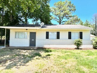 Building Photo - 205 Victory Ln NE