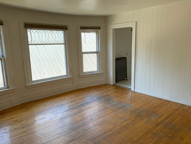 Foto del edificio - 834 E Gorham St
