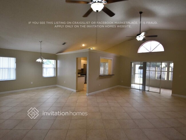 Building Photo - 12152 NW 35th Pl