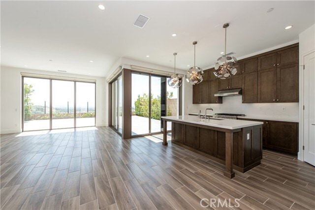 Building Photo - 108 Statura