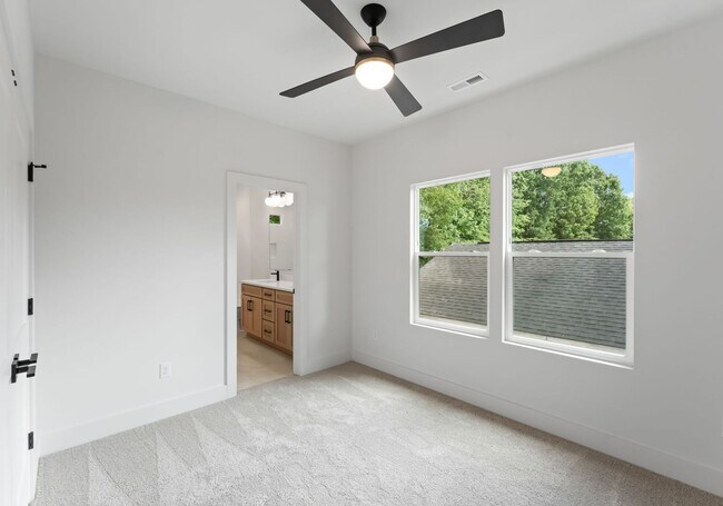 Foto del edificio - 2415 Pruitt St