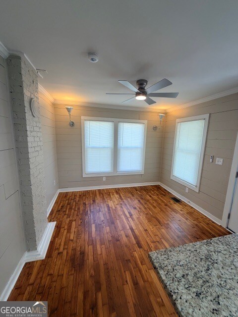 Foto del edificio - 1332 McClelland Ave