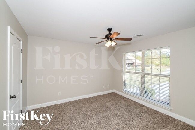 Foto del edificio - 605 Hidden Brook Trail