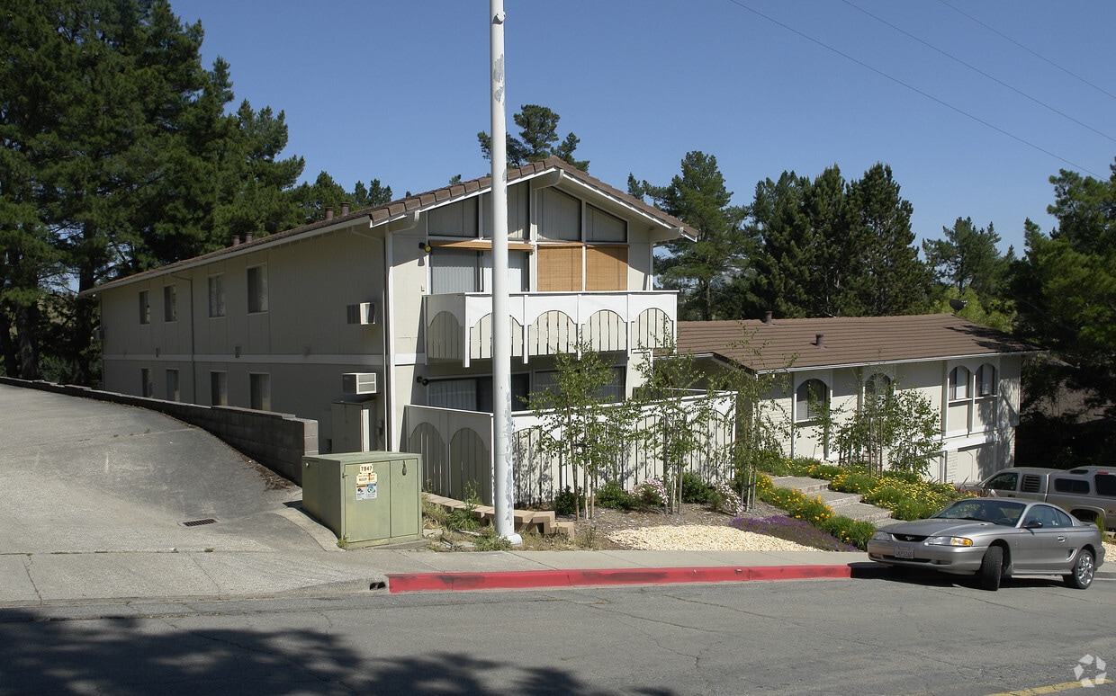 2039 Ascot Dr, Moraga, CA 94556 Apartments in Moraga, CA