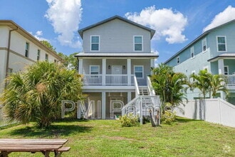 Building Photo - 227 46th Ave N