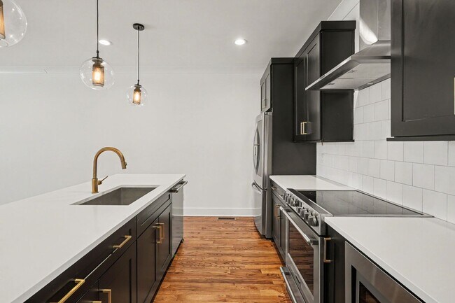 Foto del edificio - 99 Fern Ave