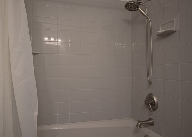 Foto del edificio - 6804 E 49th St