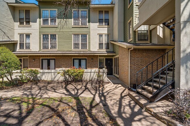 Foto del edificio - 9611 Walnut St