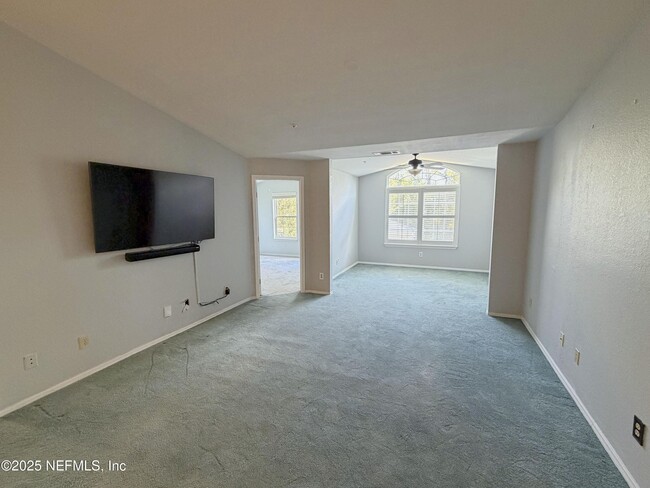 Foto del edificio - 13810 Sutton Park Dr N