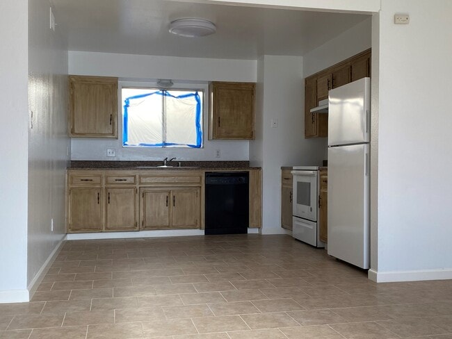 Building Photo - 4225 Parkwood Ct