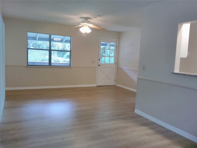 Building Photo - 357 Carnette Dr