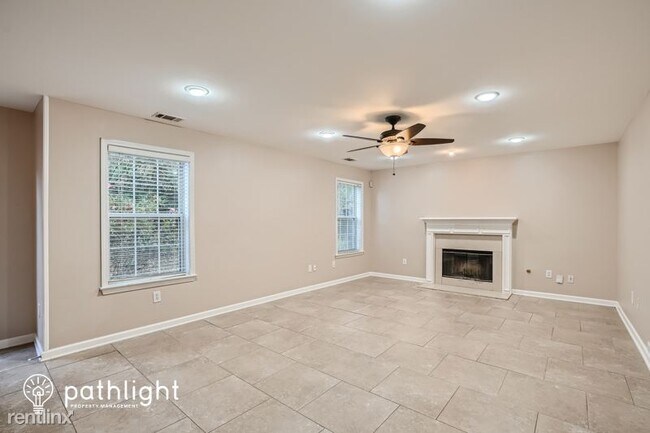 Foto del edificio - 4 br, 2.5 bath House - 1605 Grand Jct UNIT