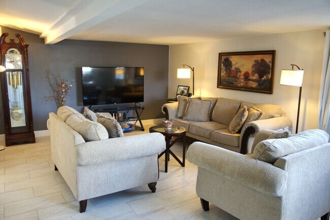 Foto del edificio - 4530 W Idlewild Ave