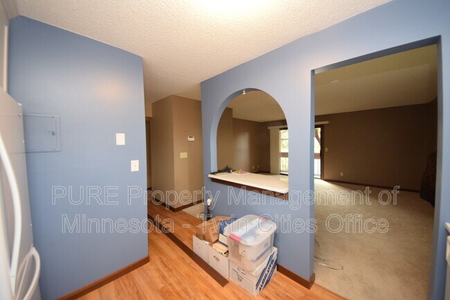 Foto del edificio - 8007 Xerxes Ave S