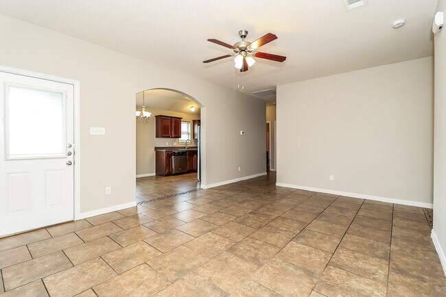 Foto del edificio - 7617 Hollow Forest Dr