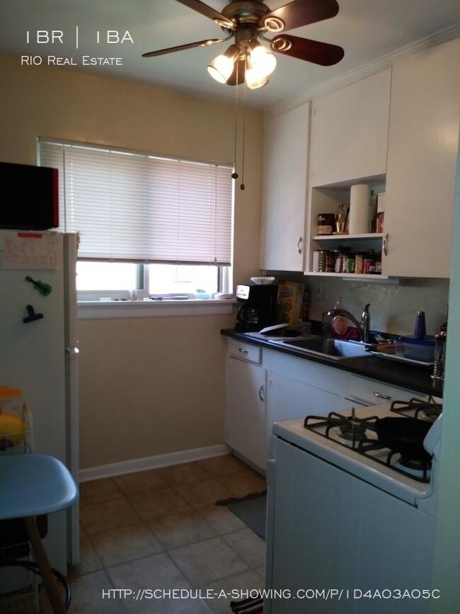 Building Photo - 1 bedroom in Denver CO 80210