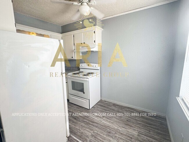 Foto del edificio - 2 Bed/1 Bath Tri-plex Home in Noble - AVAI...