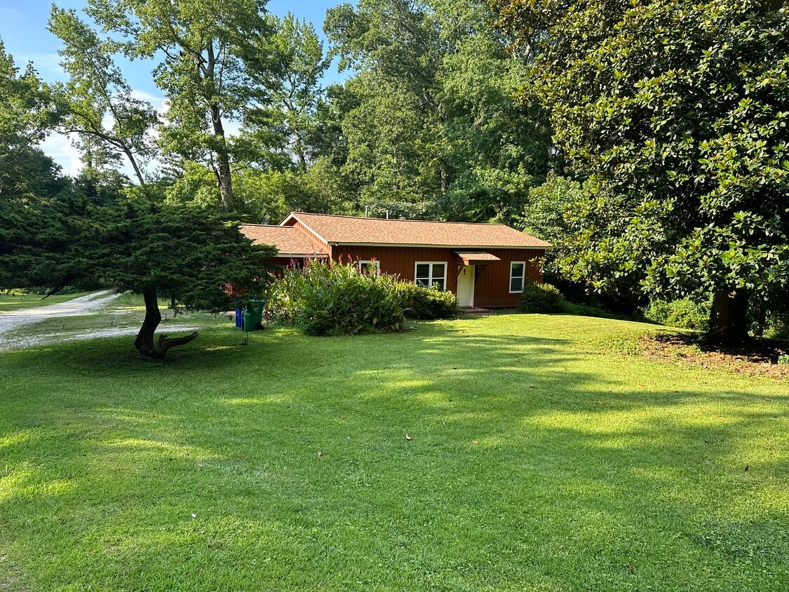 Primary Photo - 5066 Rockbridge Rd SW