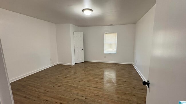 Building Photo - 1310 Steiner Ave SW