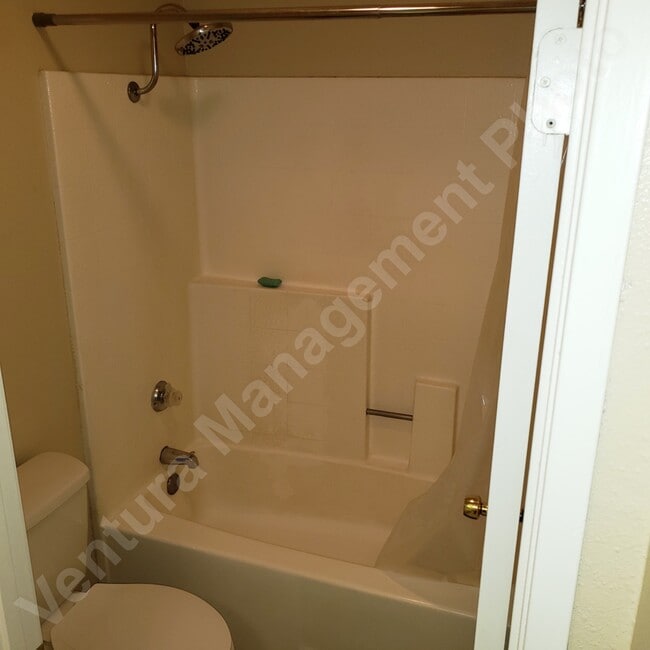 Building Photo - 6802 Chapman Pl