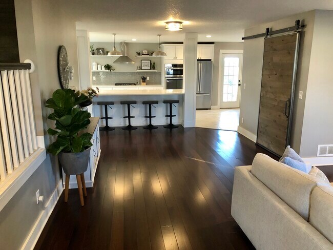 Foto del edificio - 6004 Zenith Ave S