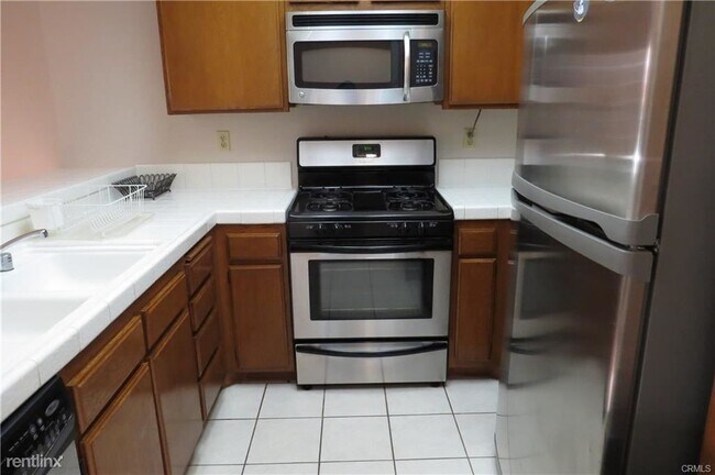 Building Photo - 2563 Plaza del Amo Plz