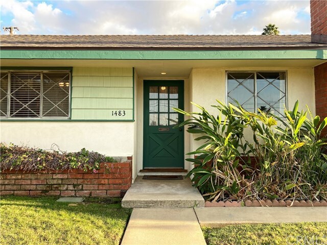 Primary Photo - 1483 W Cypress Ave