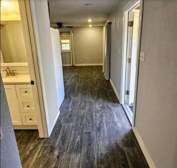 Building Photo - 5250 Oakwood Dr