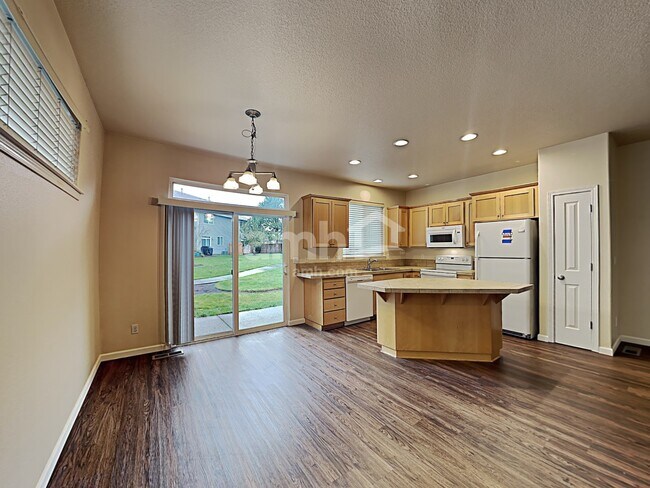 Foto del edificio - 1628 NE 10th Pl