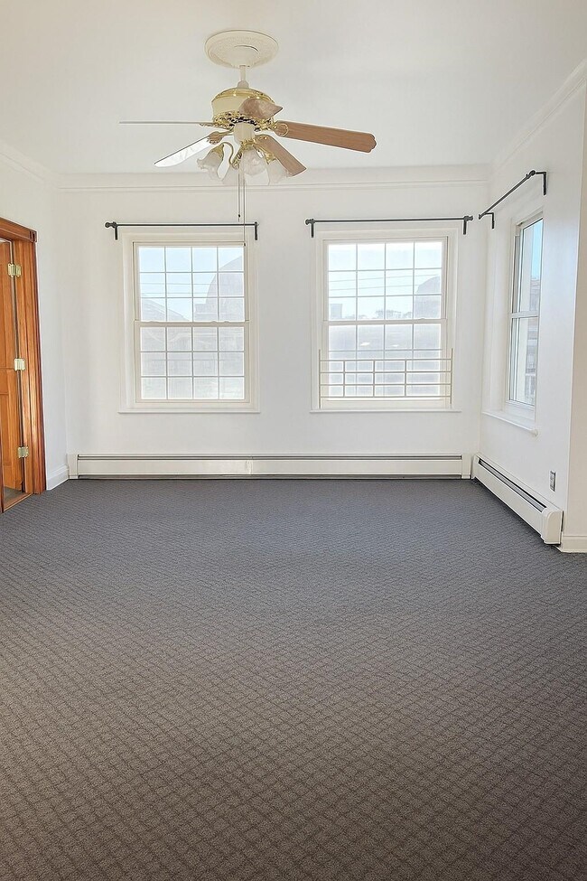 Building Photo - 304 Fulton Ave