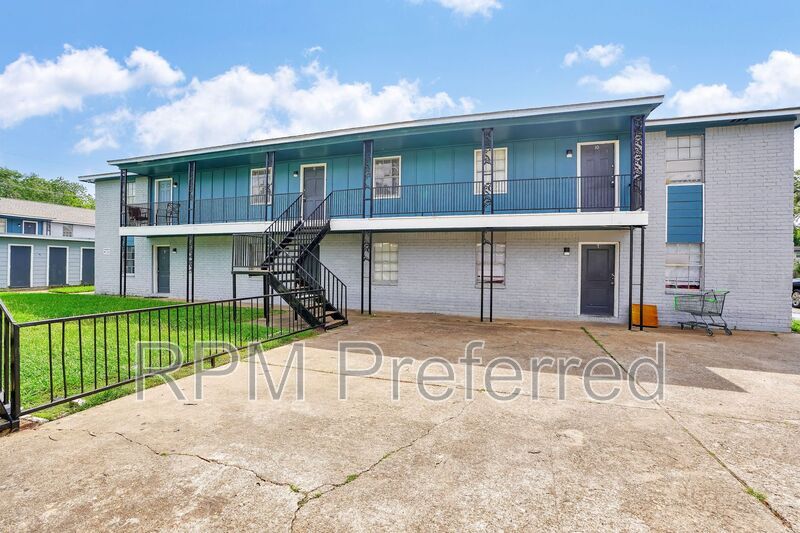 Foto principal - 427 Hollyvale Dr