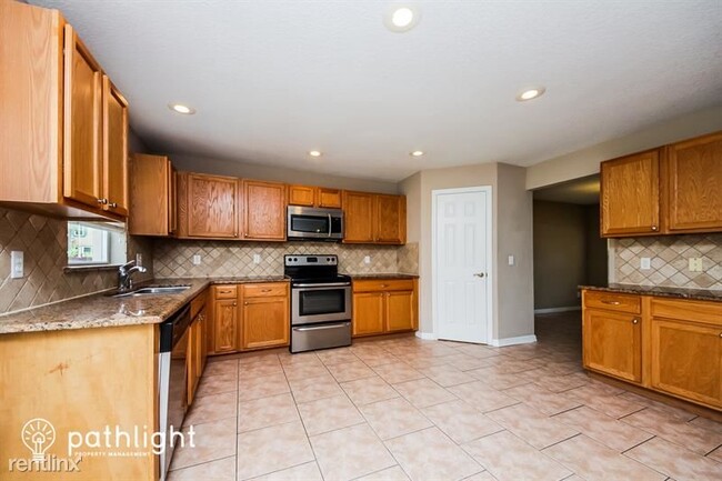 Building Photo - 4 br, 3 bath House - 1896 Ridge Valley Str...
