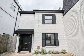 Building Photo - 6114 Kirby Dr