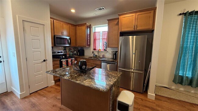 Foto del edificio - 2415 Ridgeview Dr