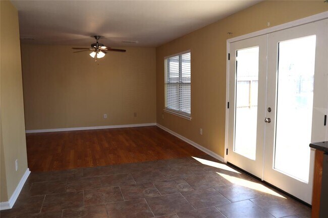Building Photo - 11735 Rolling Stream Dr
