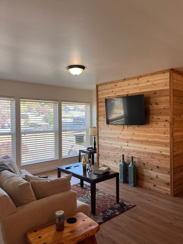 Foto principal - 1335 Bradley St