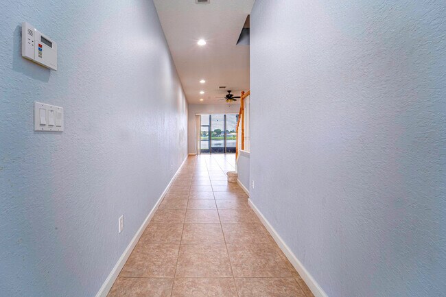 Building Photo - 2177 SW Cape Cod Dr